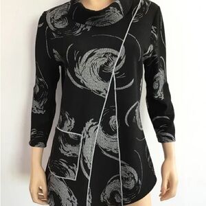 Radzoli Swirl Tunic Top Black White Asymmetrical 3/4 Sleeve Size Medium